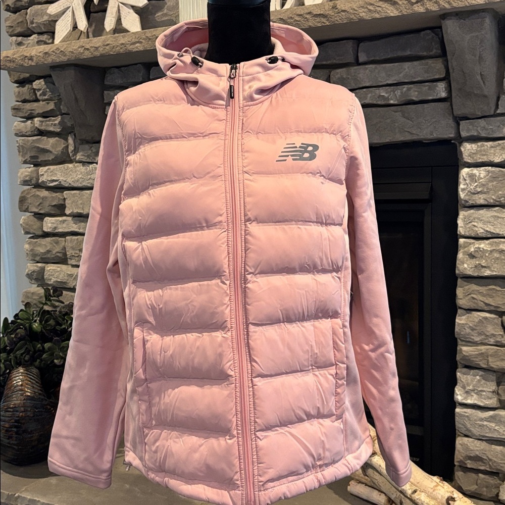 New Balance Hooded Fleece lined puffer coat, water/wind resistant,zip up,pockets